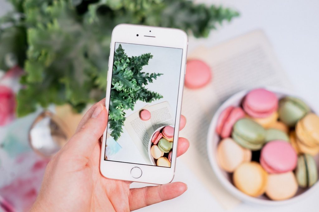 smartphone, flat lay, macarons
